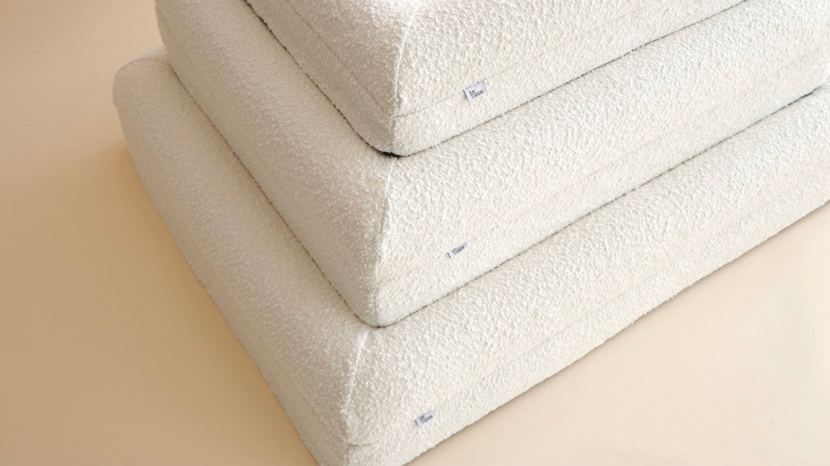 The Chelsea dog bed in all three sizes (Ivory Boucle) 